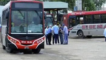 Paraná paralarizada: Choferes de buses iniciaron paro por falta de pagos