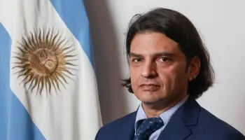 Criptocoimas: Tras relevadoras cámaras ocultas, Milei nombró a un experto en blockchain en la SIDE
