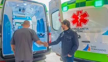 Juan Andreotti presentó dos nuevas ambulancias de Terapia Intensiva Móvil