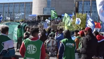 San Luis: El gobernador hace oídos sordos a los reclamos de los gremios