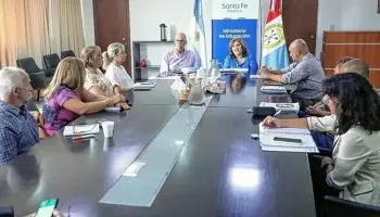 Santa Fe: Los docentes protestan ante la falta de mejores condiciones salariales