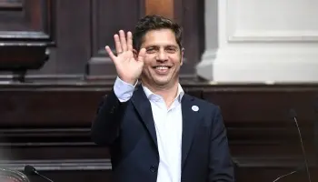Abuso sexual: Axel Kicillof le dio un contrato a "El Loco" Romero