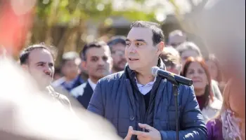 Corrientes: Valdés entre las cuerdas ante un Loan que aún no aparece