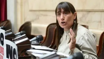 Romina Del Plá: “Declarar la educación como servicio esencial es una cortina de humo”