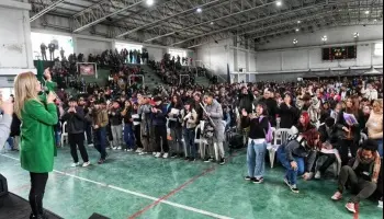 Magario en el encuentro regional de Voces Adolescentes: "No existe la libertad sin igualdad de derechos"