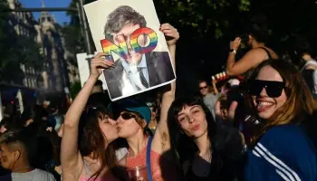 Viruela del mono: Para el gobierno de Milei es mayormente una enfermedad de homosexuales