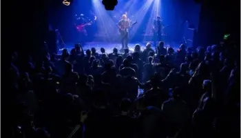 Dan Lluvia se presentó en el Club Tucumán de Quilmes