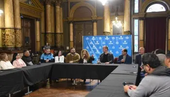 La Plata: Más vendedores ambulantes adhirieron al plan de reconversión de la venta ilegal