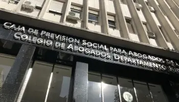 “El aumento del 300 por ciento en la cuota anual de la caja de abogados es insostenible”