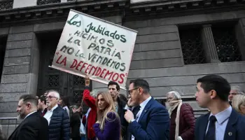 Seis de cada diez argentinos rechazan el veto presidencial de Milei