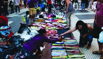 Malestar de manteros en Jujuy: denuncian falta de espacio y aumento de tarifas