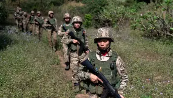 Myanmar, la democracia bajo la sombra militar