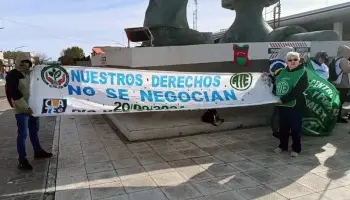 Santa Cruz: Trabajadores de Caleta Olivia exigen más atención de los legisladores