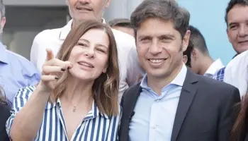 Adoctrinamiento a alumnos de cuarto grado: Fotografías involucran a la gestión de Axel Kicillof