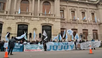 Jujuy: Trabajadores municipales califican como "burla" el aumento del 4%