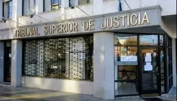 Judiciales de Santa Cruz exigen la destitución de funcionario acusado de violencia familiar