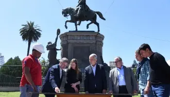 La Plata: Comenzó la histórica obra de reconstrucción de Plaza San Martín