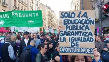 "La educación pública es un pilar esencial en el país"