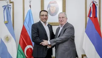 Misiones: Passalacqua firmó un convenio con el embajador de Azerbaiyán