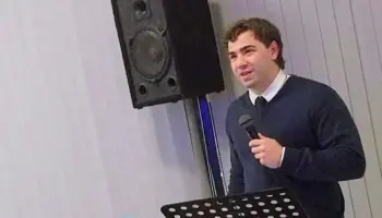Referentes universitarios de LLA en La Plata: Uno empleado de Kicillof y otro ex McDonald’s
