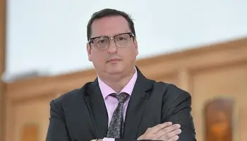 Hernán Brienza: “El gobierno de Milei impone una narrativa que no se sostiene con la realidad”