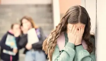 "La violencia y el bullying son problemas crecientes en las escuelas"