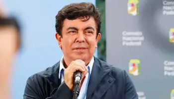Abuso sexual: El intendente de La Matanza, Fernando Espinoza, no podrá salir de Argentina