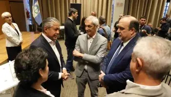 Rolando Figueroa: "Canchitas de fútbol no se priorizan" en Neuquén