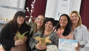 Acto homenaje a las cooperadoras escolares de Berisso: un reconocimiento a la labor solidaria