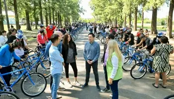 Leo Nardini impulsa la movilidad sustentable con más bicicletas para estudiantes de Malvinas Argentinas