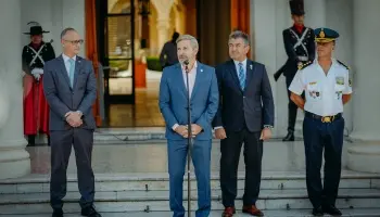 Frigerio refuerza la seguridad de Entre Ríos con entrega de vehículos y equipamiento tecnológico para la