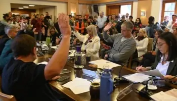 Bariloche: Renunció un concejal del oficialismo y asume una joven libertaria