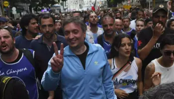 En plena crisis de UxP, Máximo Kirchner y La Cámpora atacan a Perón, San Martín, Rosas y Mariano Moreno
