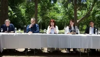 Revueltos, pero no juntos