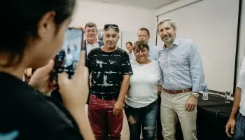 Entre Ríos: Frigerio entrega escrituras en La Paz y avanza con el derecho a la vivienda para las familias