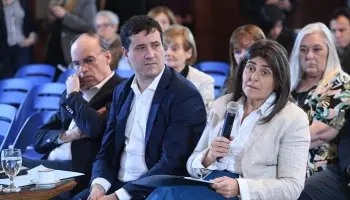 Pablo Domenichini le escupe el asado a Maximiliano Abad y la Unión Cívica Radical festeja