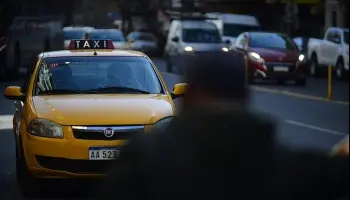 "El gobierno desregula el transporte para destruir el sistema público"