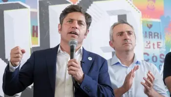 De cara a las elecciones, Axel Kicillof y Andrés Larroque crean casi 150 nuevos cargos