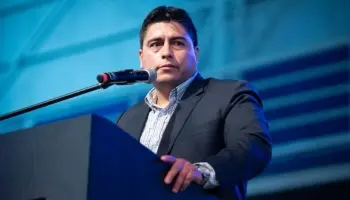 Santa Cruz: Vidal exige la renuncia de todos los miembros de su Gabinete para comenzar un cambio