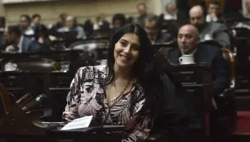 Los canjes y las “dádivas” que rodean al gobierno de Javier Milei
