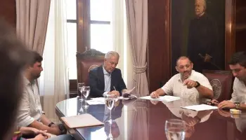 Modernización del alumbrado público en La Plata: Julio Alak encabeza un plan de $15 mil millones