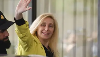 La desproporcionada custodia de Karina Milei en Mar del Plata: Siete vehículos y catorce agentes
