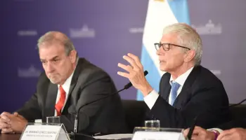 La eliminación de la cédula azul: Cuando el ahorro estatal se convierte en un negocio