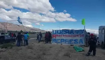 Santa Cruz: UOCRA bloqueó el acceso a El Calafate en reclamo por la reactivación de las represas
