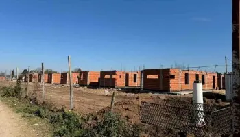 Exconcejal y vecina critica al Gobierno de San Pedro por obras inconclusas y mal manejo de fondos