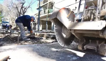 La Plata: El Municipio acelera obras de pavimentación y bacheo en puntos clave de la ciudad