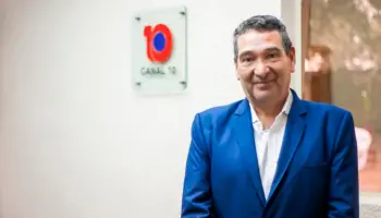 El escandaloso caso del expresidente de Canal 10 que fue condenado por abusar de su hija pero sigue libre