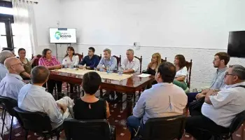 Entre Ríos: La provincia y 15 localidades firman convenio para reparar las rutas provinciales 1 y 2