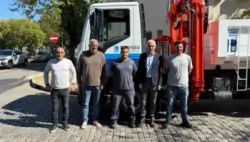 Berisso con nueva almeja con brazo hidráulico para el servicio de recolección no habitual