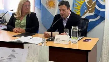 Tensión en Santa Cruz: El intendente vetó la suspensión de habilitaciones turísticas y desató la polémica